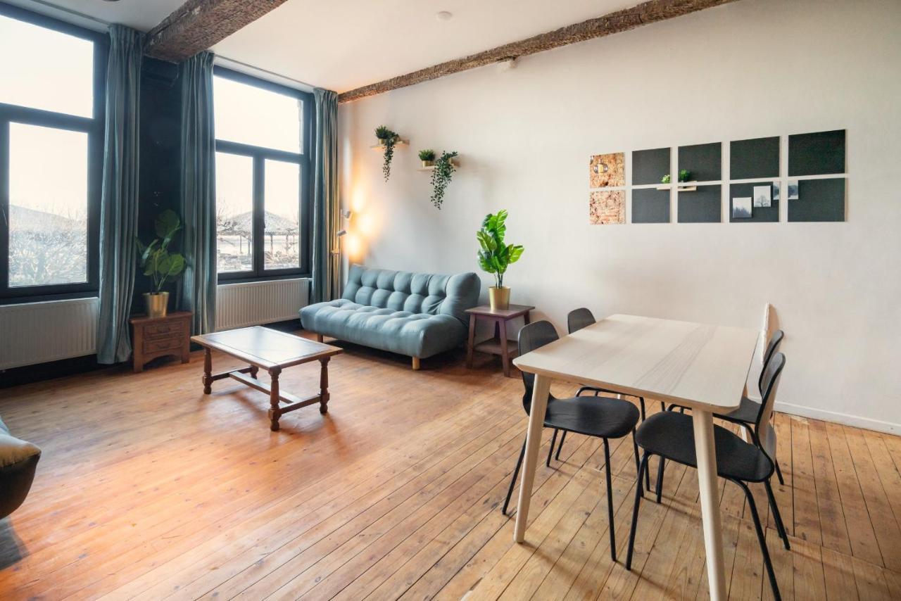 Charming Two-Bedroom River Side Apartment Antwerpen Exteriör bild