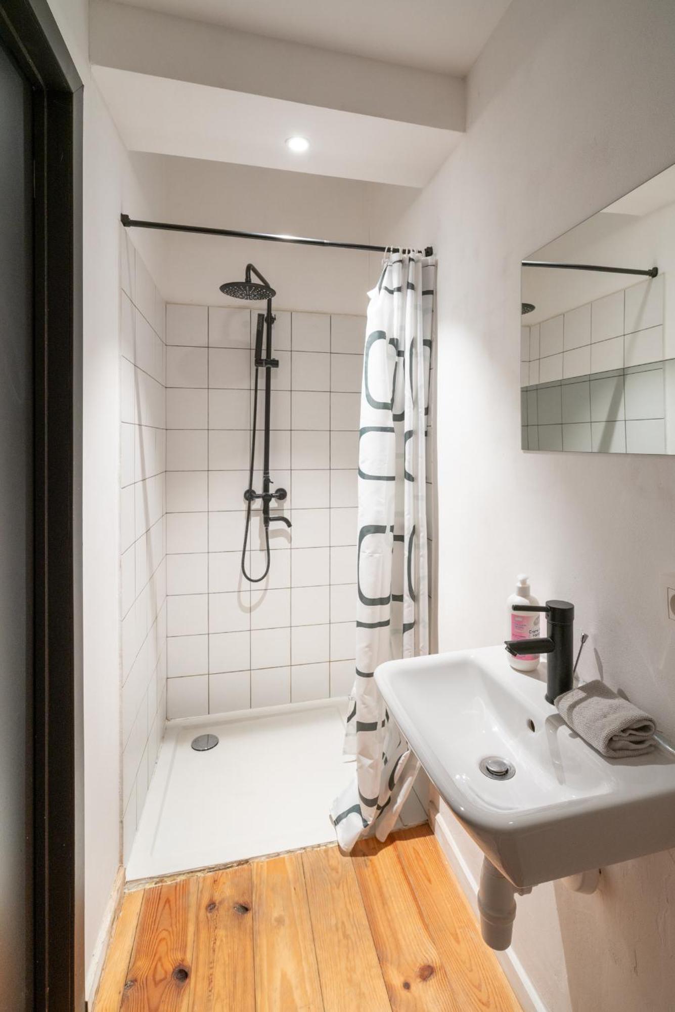 Charming Two-Bedroom River Side Apartment Antwerpen Exteriör bild