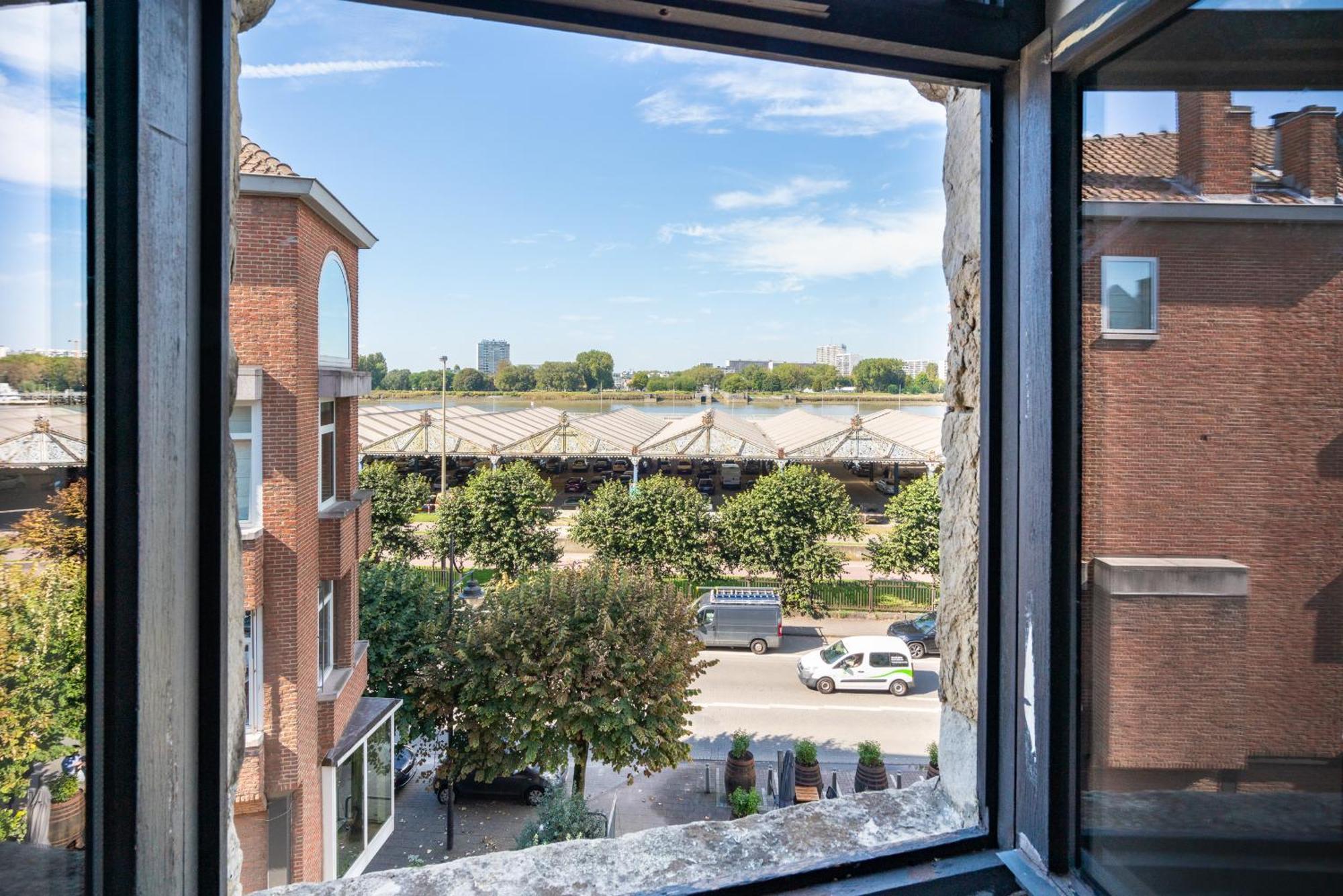 Charming Two-Bedroom River Side Apartment Antwerpen Exteriör bild